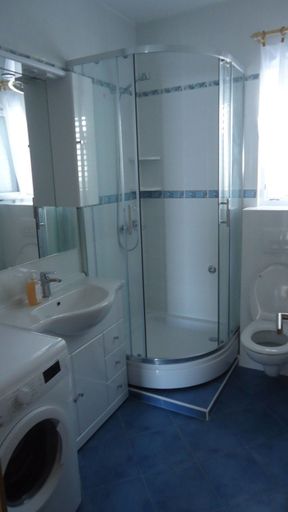 Bathroom 3, Apartments Tomi, Novalja