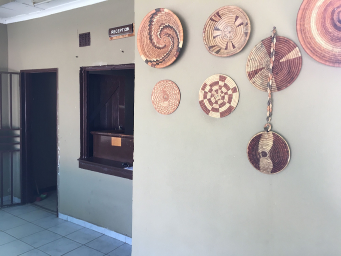Others 5, Hawk Guest House, Ngamiland West