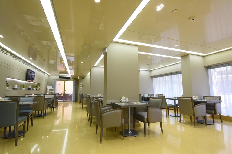 Food & Drinks 5, Ramada by Wyndham Downtown Beirut, Beirut
