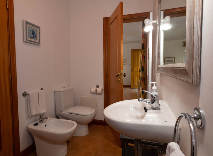 Bathroom 4, Casa das Vinhas, Funchal