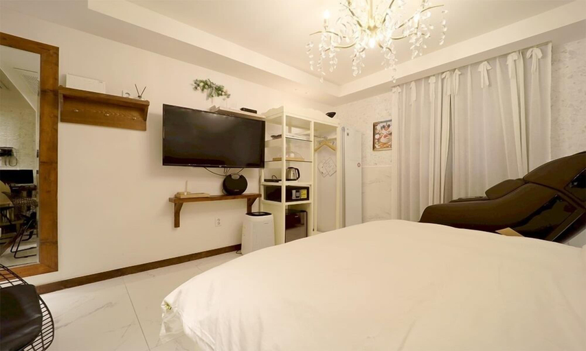 Bedroom 2, February Hotel Busan Gangseo Annex Building, Gangseo