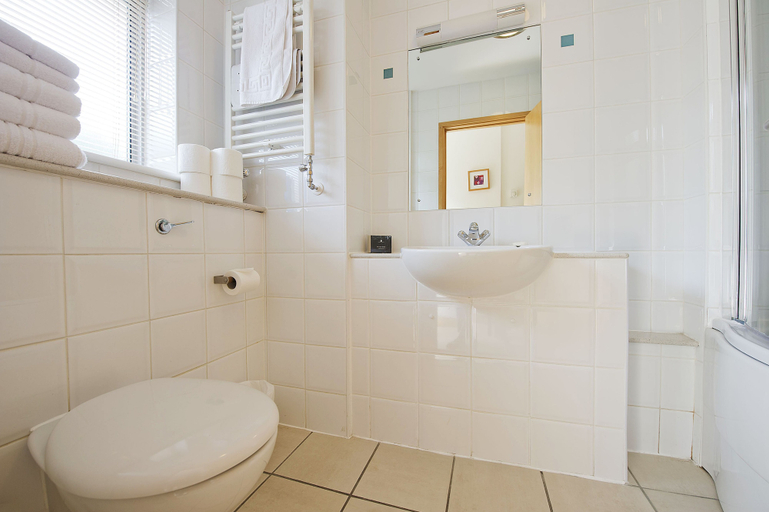 Bathroom 4, Premium St Christophers Place, London