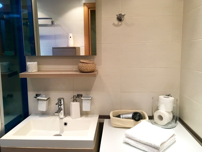 Bathroom 3, Apartment on Okeanskiy Pr. 100, Vladivostok gorsovet