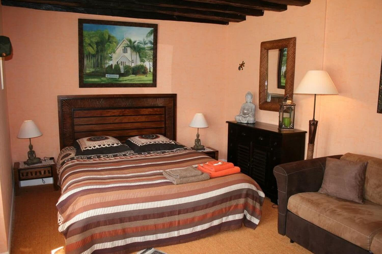 Bedroom 4, Le Petit Nailly, Yvelines