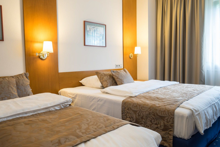 Bedroom 3, Hotel Brunnenhof, Main-Kinzig-Kreis