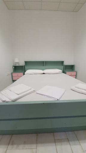 Bedroom 3, TK1 George Apartments by the Airport, Attica