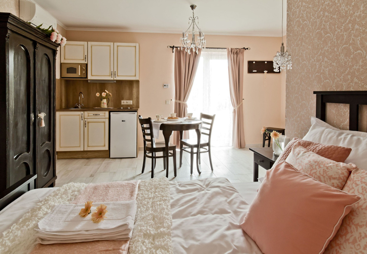 Bedroom 4, Barackvirág Apartmanház, Balatonfüred