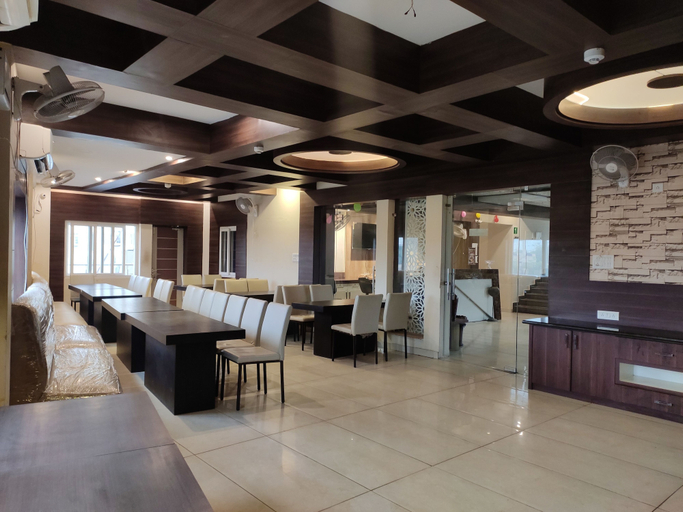 Food & Drinks 5, Hotel Maple Delite, Lucknow