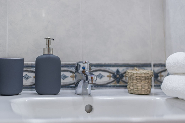 Bathroom 3, Ifema - Aeropuerto, Madrid