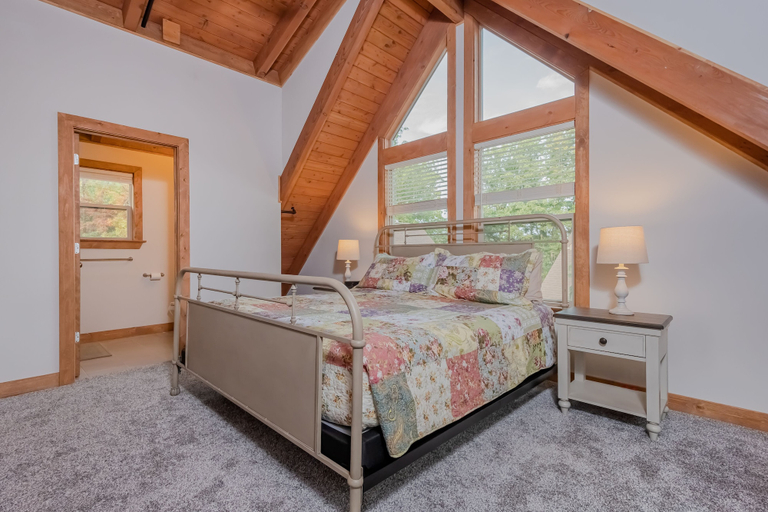 Bedroom 2, Livin' On A Whim, Garrett