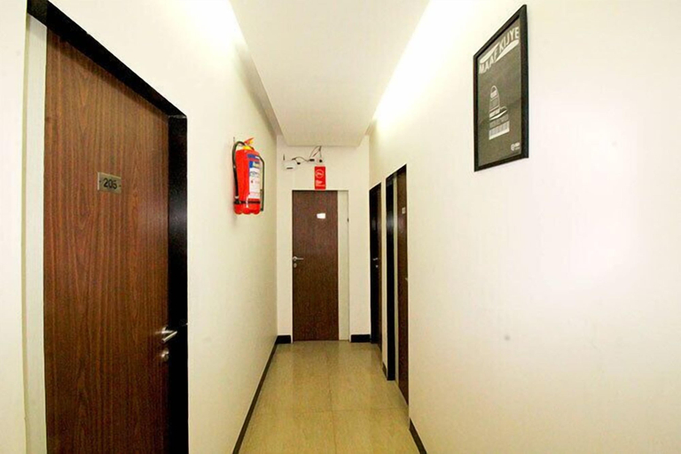 Others 5, Apple Suites, Mumbai Suburban