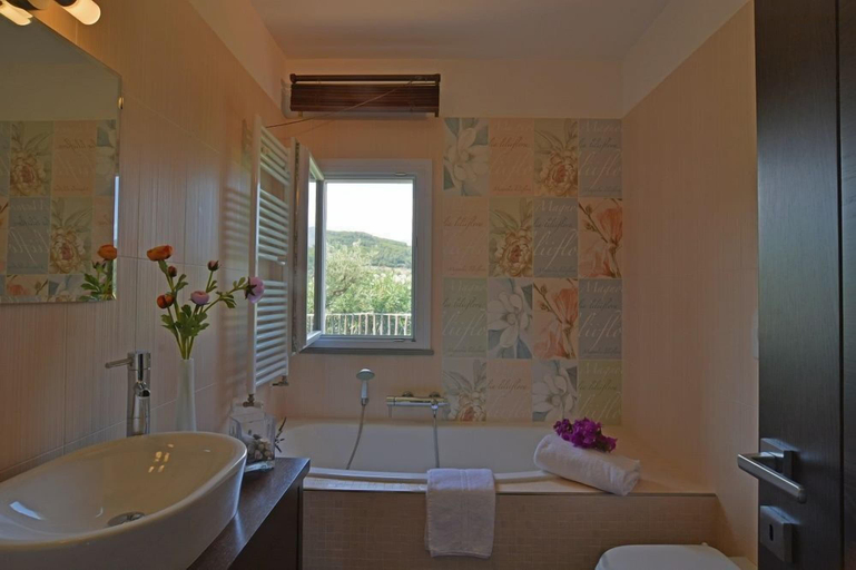 Bathroom 4, Villa Rita, Palermo
