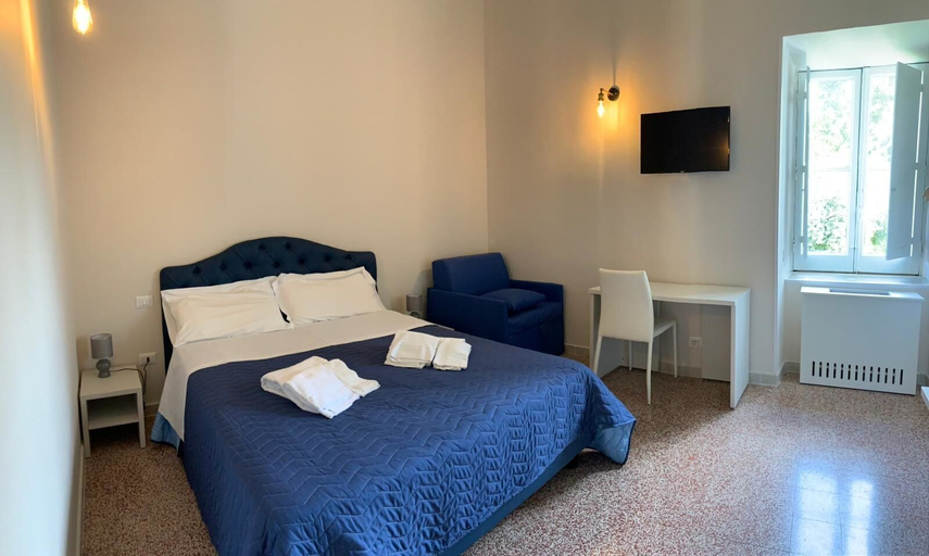 Bedroom 4, Porto Salvo, Napoli