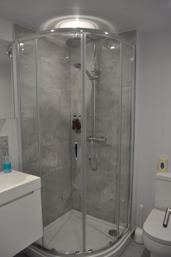 Bathroom 4, Holden House, Derbyshire
