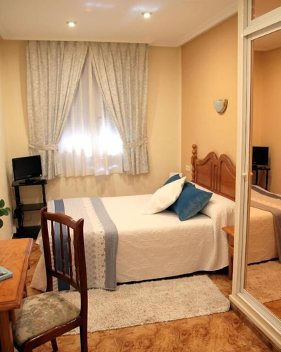 Bedroom 3, Hostal Pachin, Asturias