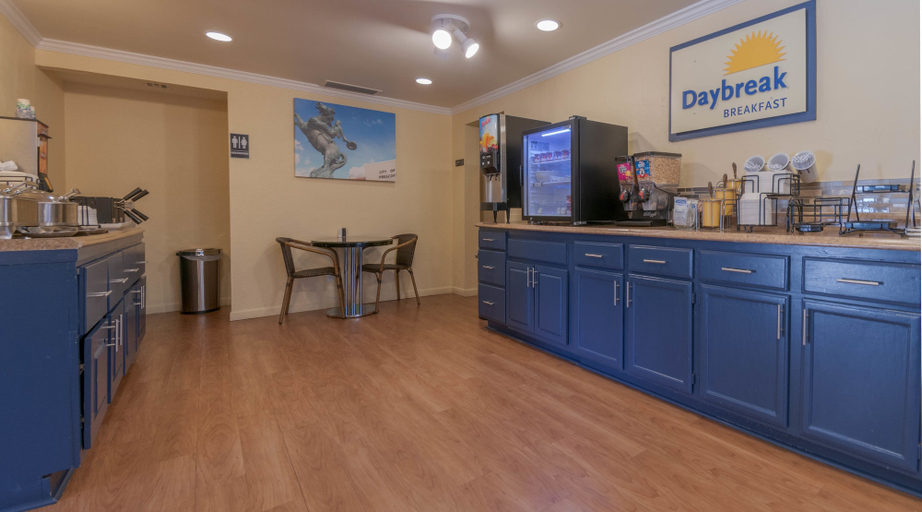 Food & Drinks 5, Days Inn by Wyndham Prescott, Yavapai