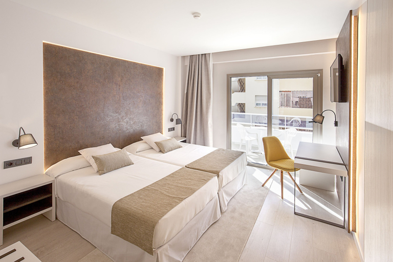 Bedroom 3, Benidorm Centre Hotel, Alicante