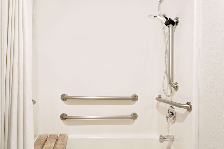 Bathroom 5, Super 8 by Wyndham Battle Mountain, Lander