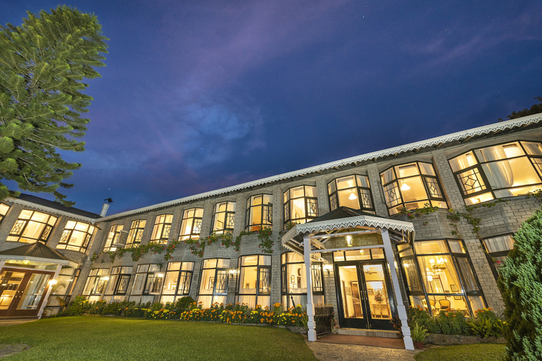 Exterior & Views