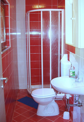 Bathroom 4, Apartmani Kestenovi dvori, Opatija/Veprinac
