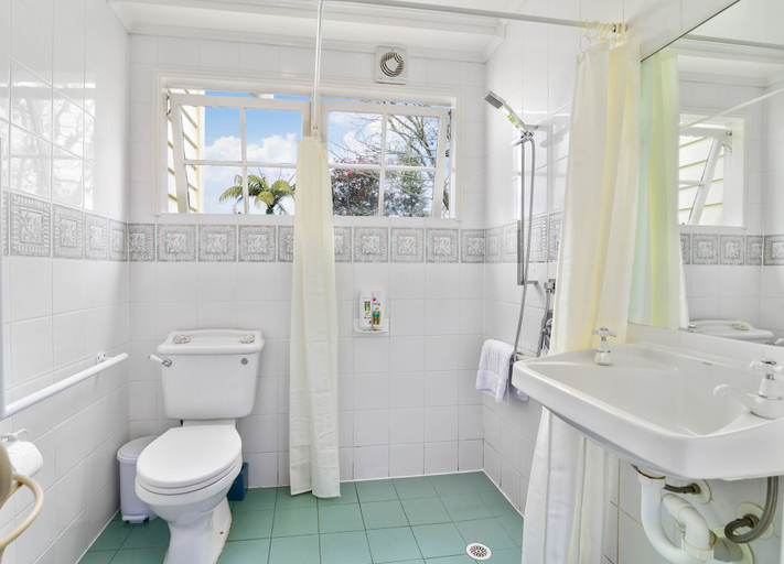 Bathroom 5, Country Villa Estate, Rotorua