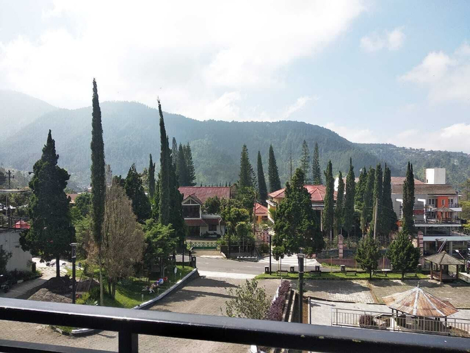 Exterior & Views 4