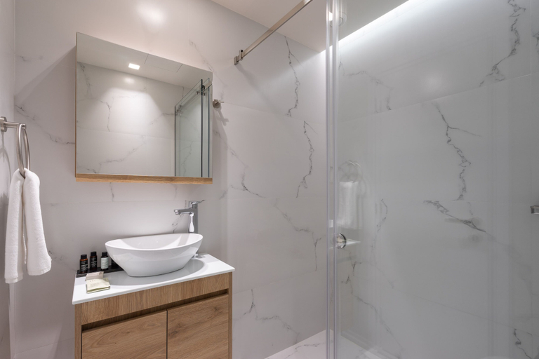 Bathroom 5, Hestia - Ippokratous 35, Attica