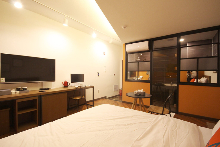 Bedroom 4, Iksan Fourseason Hotel, Iksan