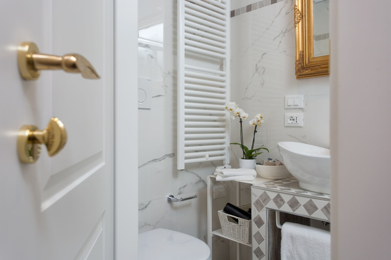 Bathroom 5, Cà Patron, Venezia