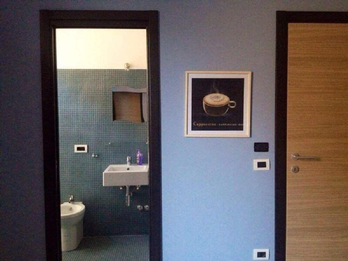 Bathroom, My Room Roma, Roma