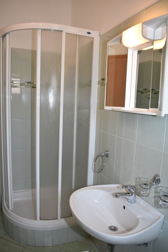 Bathroom 3, Villa Adria, Pakoštane