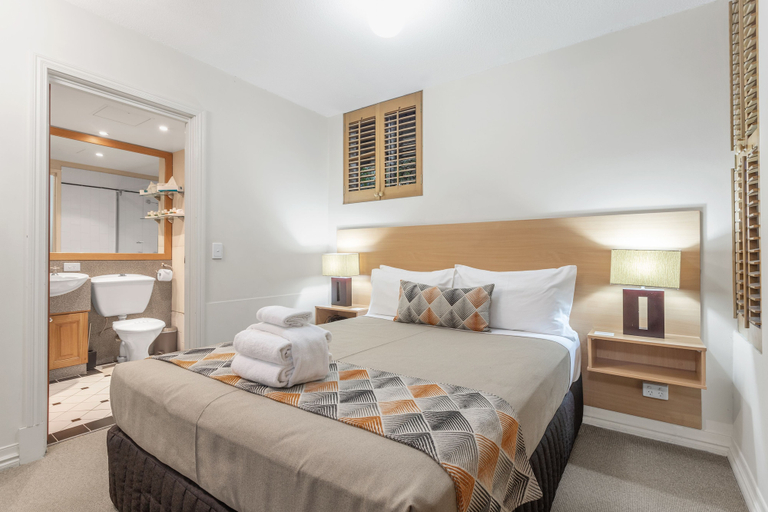 Bedroom 3, Airport International Hotel Brisbane, Hamilton