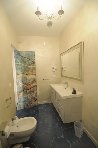 Bathroom 5, QuattroCuori Boutique Hotel & Spa, Syracuse