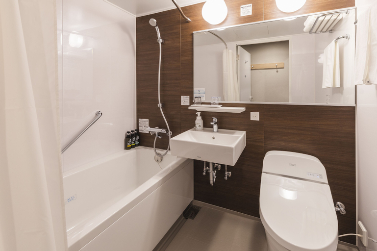 Bathroom 12