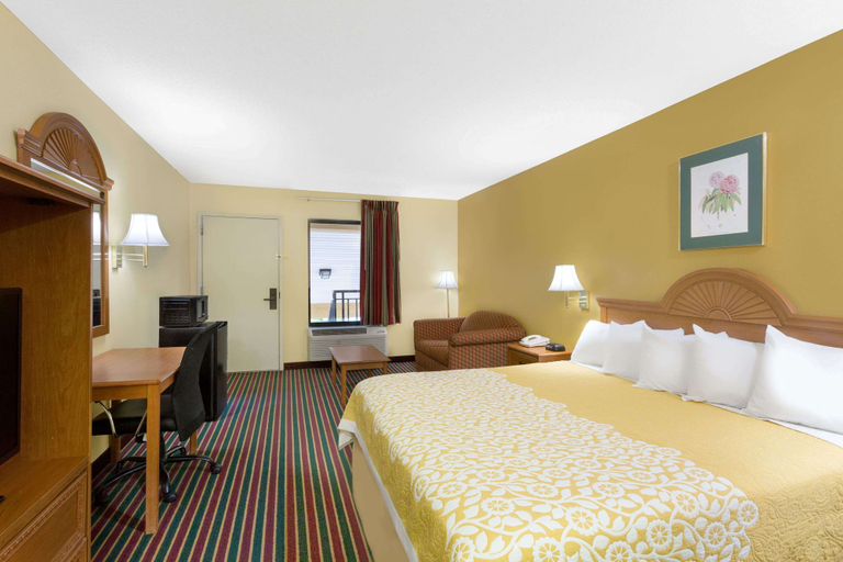 Bedroom 5, Days Inn by Wyndham Biscoe, Montgomery