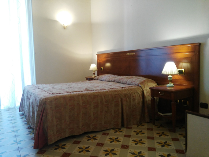 Bedroom 4, Rubens, Catania