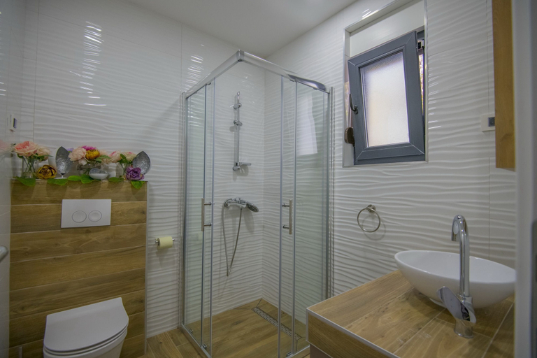 Bathroom 3, Holiday House Luxury, Podbablje