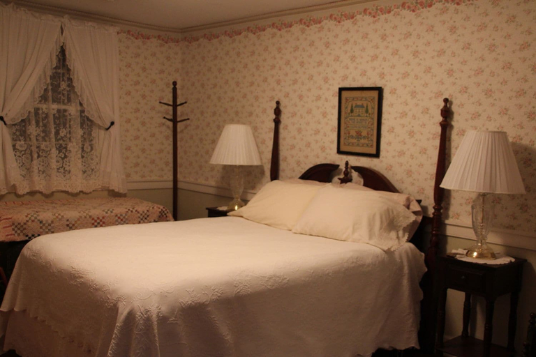 Bedroom 3, Hickory Bridge Farm Restaurant, Adams