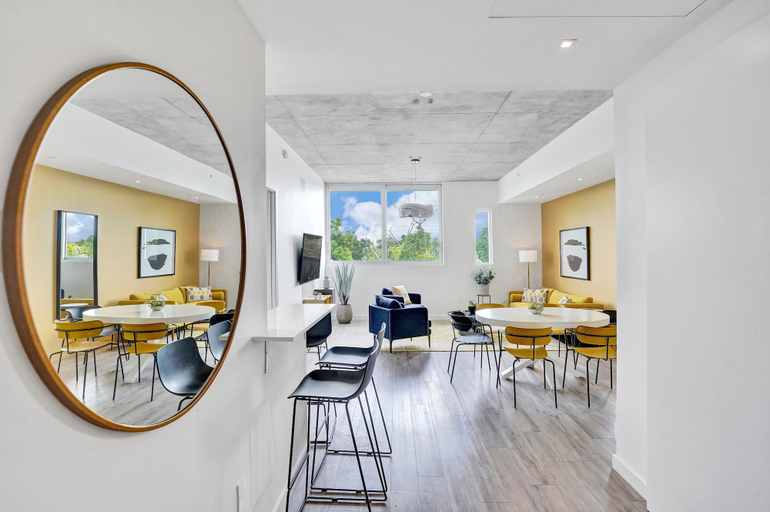 Food & Drinks, Design District Suites, Miami-Dade