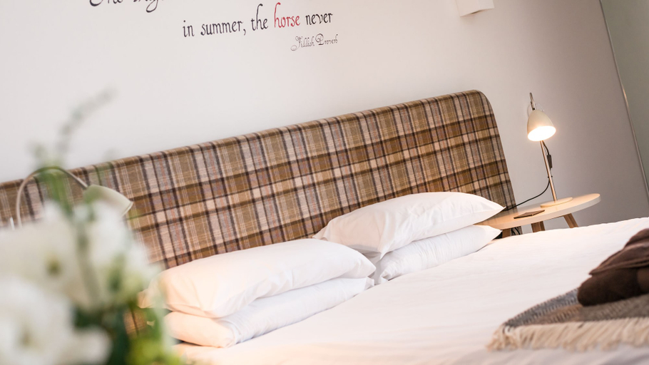 Bedroom 3, The Saddle and Stable Rooms, Cornwall
