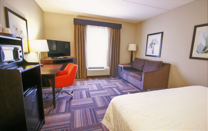 Bedroom 3, Hampton Inn & Suites by Hilton Flowery Branch Lake Lanier, Hall