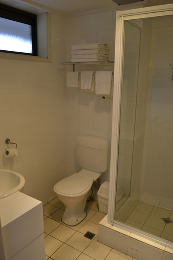 Bathroom 3, Eastern Sands City Centre, Geelong
