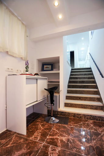 Others 5, Villa Zvonko, Split