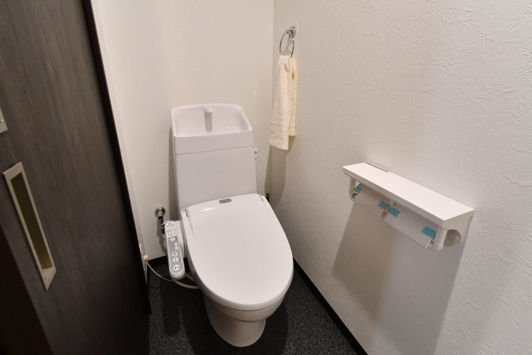 Bathroom 3, Machi de kurasu Tengachaya-2, Osaka