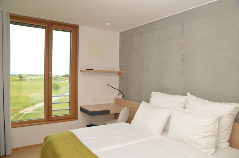 Bedroom 2, DEKRA Congresshotel Wart, Calw