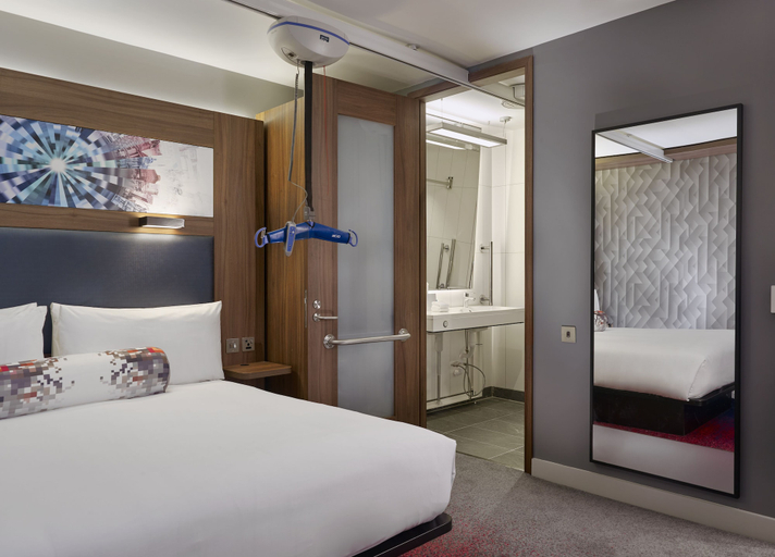 Bedroom 2, Aloft by Marriott Birmingham Eastside, Birmingham