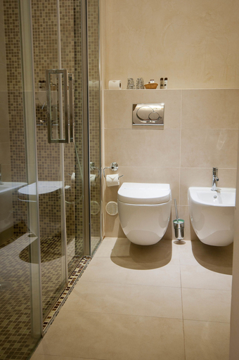 Bathroom 5, Parque Das Laranjeiras, Loulé