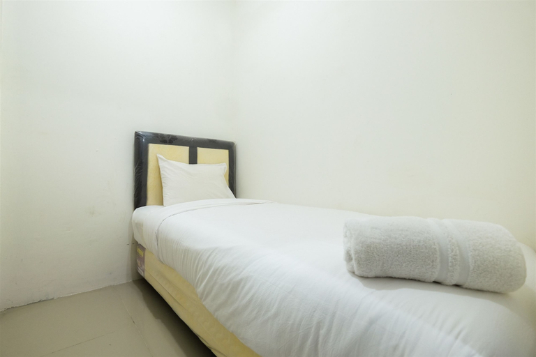 Bedroom 3, Comfortable 2BR Green Pramuka Apartment, Jakarta Pusat