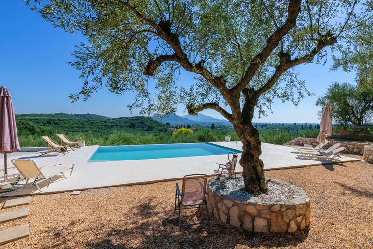 Sport & Beauty 5, Ville Du Coop, Ionian Islands