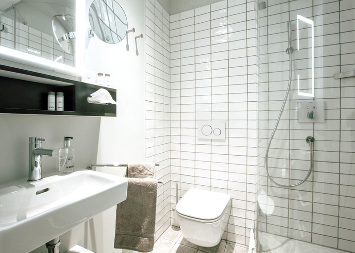 Bathroom 4, NH Bern The Bristol, Bern